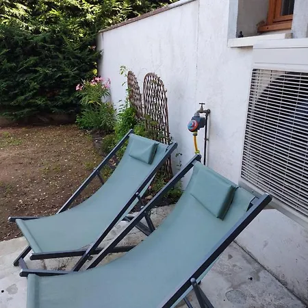 Les Dauphins Apartment Saint-Romain-de-Jalionas