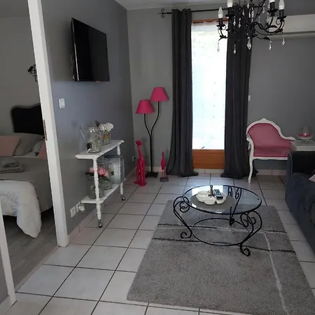 Apartment Les Dauphins Saint-Romain-de-Jalionas